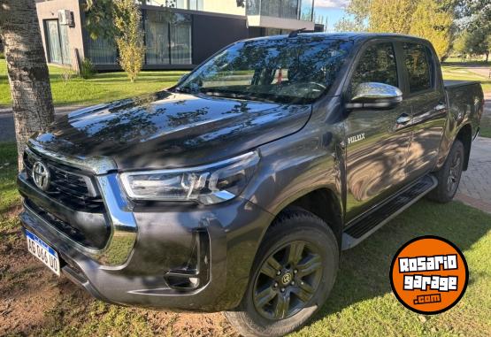 Autos - Toyota Hilux SRV 4x2  2.8 A/T 2023 Diesel 85000Km - En Venta