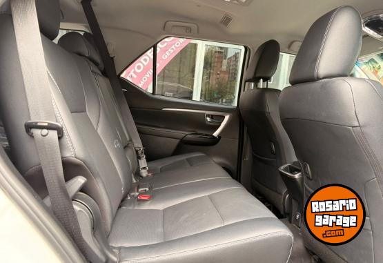 Camionetas - Toyota SW4 SRX 2022 Diesel 60000Km - En Venta