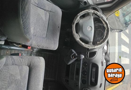 Utilitarios - Mercedes Benz Furgon largo 2004 Diesel 338000Km - En Venta