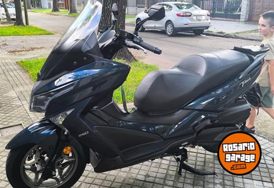 Motos - Kymco X twon 2025 Nafta 7800Km - En Venta
