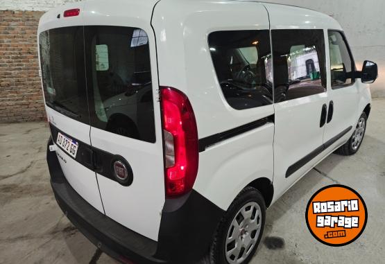 Utilitarios - Fiat Doblo 7 asientos 2019 GNC 91000Km - En Venta
