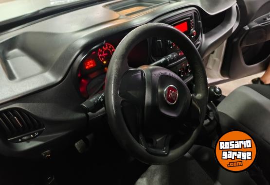 Utilitarios - Fiat Doblo 7 asientos 2019 GNC 91000Km - En Venta