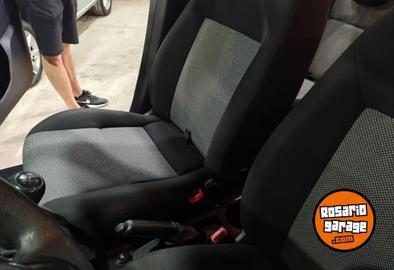 Utilitarios - Fiat Doblo 7 asientos 2019 GNC 91000Km - En Venta