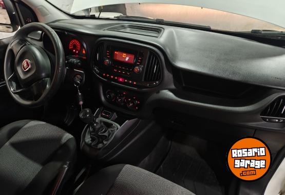 Utilitarios - Fiat Doblo 7 asientos 2019 GNC 91000Km - En Venta