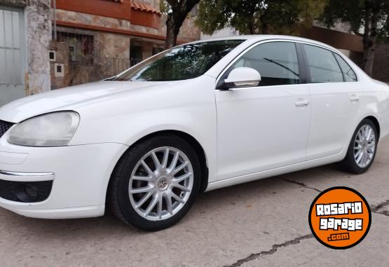 Autos - Volkswagen VENTO 2.5 LUXURI 2010 Nafta 196100Km - En Venta