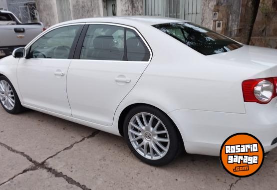 Autos - Volkswagen VENTO 2.5 LUXURI 2010 Nafta 196100Km - En Venta