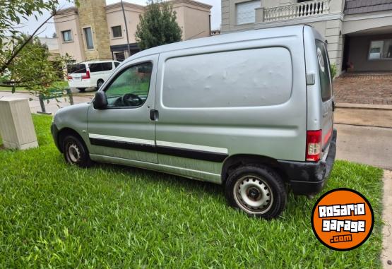 Utilitarios - Peugeot PARTNER PRESSENCE AA 1,4 2015 Nafta 137000Km - En Venta