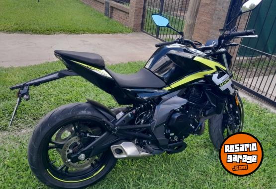 Motos - CF 400 NK 2024 Nafta 7500Km - En Venta