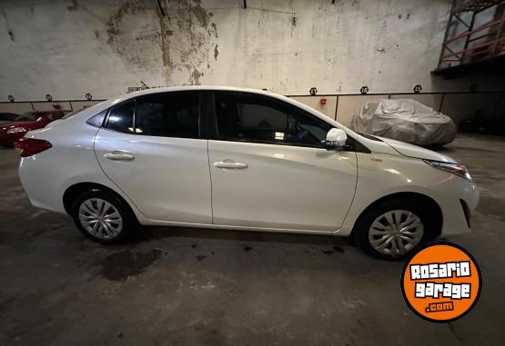 Autos - Toyota Yaris xs 1.5 6M/t 2019 Nafta 98000Km - En Venta