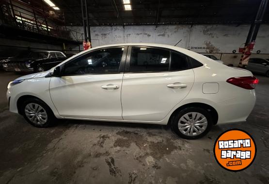 Autos - Toyota Yaris xs 1.5 6M/t 2019 Nafta 98000Km - En Venta