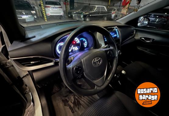 Autos - Toyota Yaris xs 1.5 6M/t 2019 Nafta 98000Km - En Venta