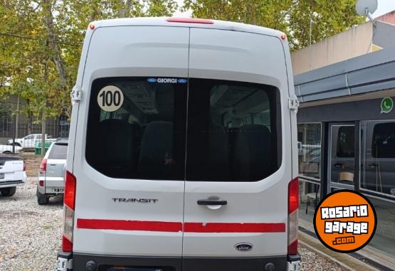 Utilitarios - Ford transit minubus 17+1 2022 Diesel 98000Km - En Venta