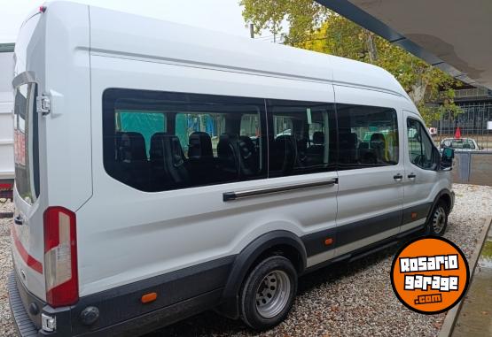 Utilitarios - Ford transit minubus 17+1 2022 Diesel 98000Km - En Venta
