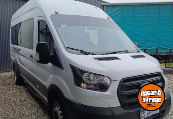 Utilitarios - Ford transit minubus 17+1 2022 Diesel 98000Km - En Venta
