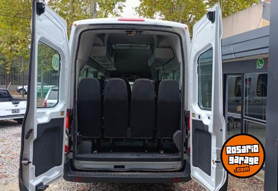Utilitarios - Ford transit minubus 17+1 2022 Diesel 98000Km - En Venta