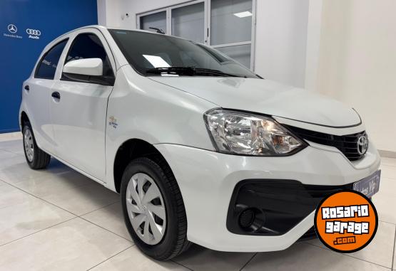 Autos - Toyota ETIOS X 2023 Nafta 15900Km - En Venta