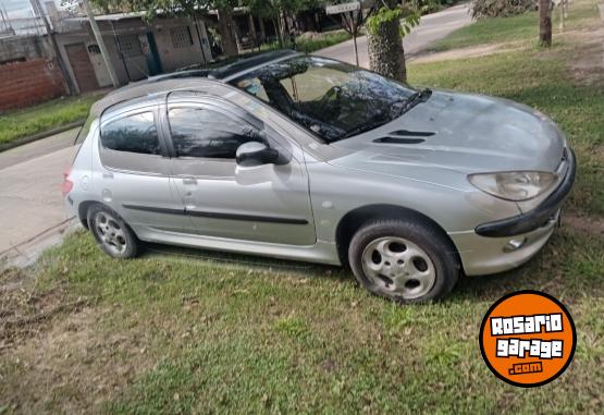 Autos - Peugeot 206 2004 Nafta 213000Km - En Venta