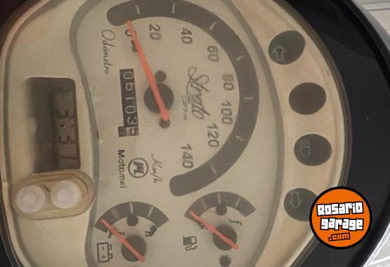 Motos - Motomel Strato 2023 Nafta 6000Km - En Venta