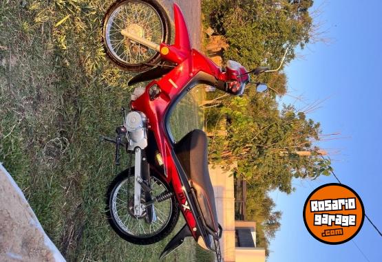 Motos - Motomel dlx 2025 Nafta 4000Km - En Venta