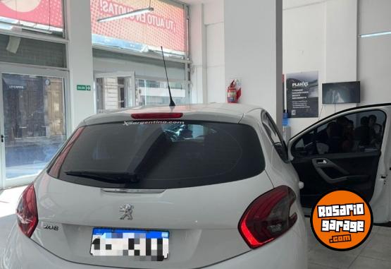 Autos - Peugeot 208 2019 Nafta 107000Km - En Venta