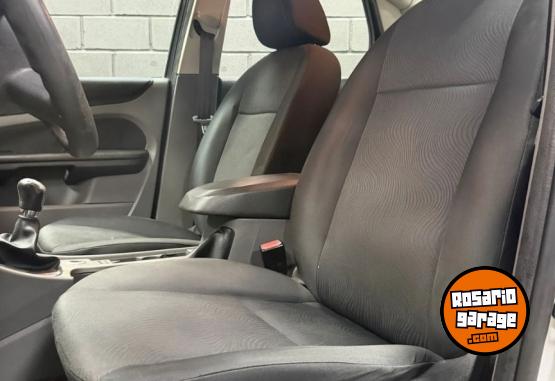 Autos - Ford Focus Trend Exe 2012 Nafta 180000Km - En Venta