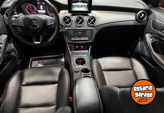 Autos - Mercedes Benz GLA 200 2018 Nafta 61000Km - En Venta