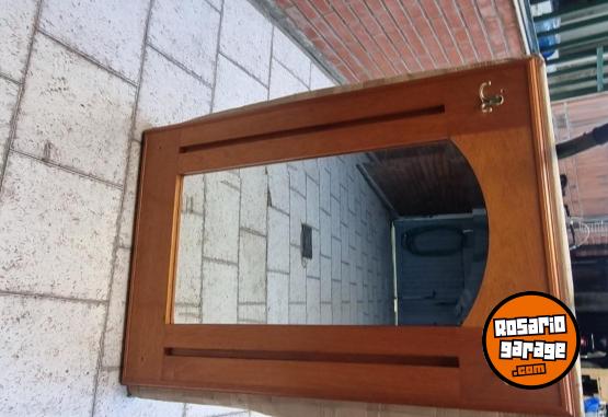 Hogar - ESPEJO CON VIDRIO BISELADO ENMARCADO EN CEDRO - En Venta