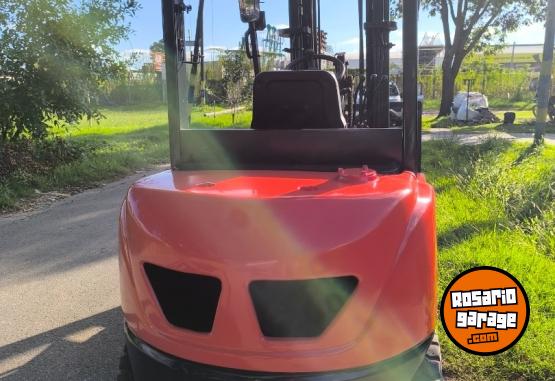 Camiones y Gr�as - Autoelevador Tailift - En Venta