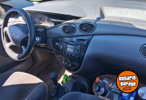 Autos - Ford Focus 2001 GNC 111111Km - En Venta