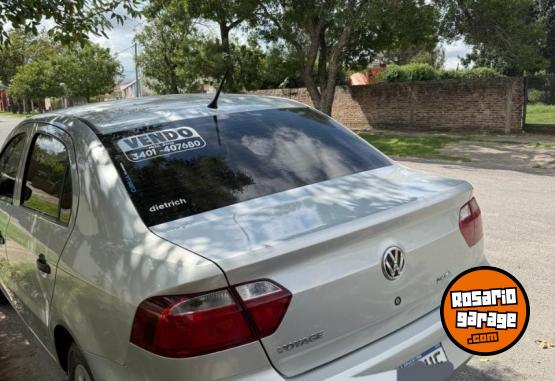 Autos - Volkswagen Voyage trendline 2016 Nafta 98000Km - En Venta