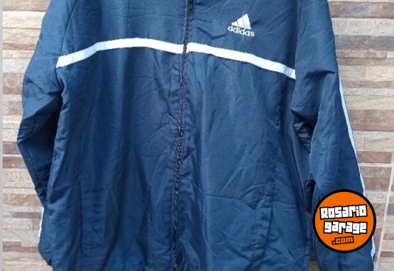 Indumentaria - Campera rompeviento forrada - En Venta