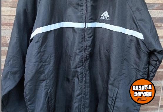 Indumentaria - Campera rompeviento forrada - En Venta