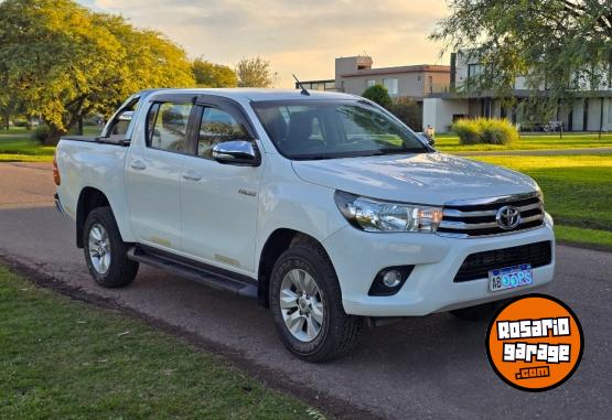 Camionetas - Toyota Hilux SRV 2.8 4x2 2017 Diesel 129000Km - En Venta