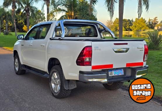 Camionetas - Toyota Hilux SRV 2.8 4x2 2017 Diesel 129000Km - En Venta
