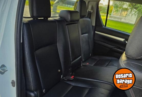 Camionetas - Toyota Hilux SRV 2.8 4x2 2017 Diesel 129000Km - En Venta