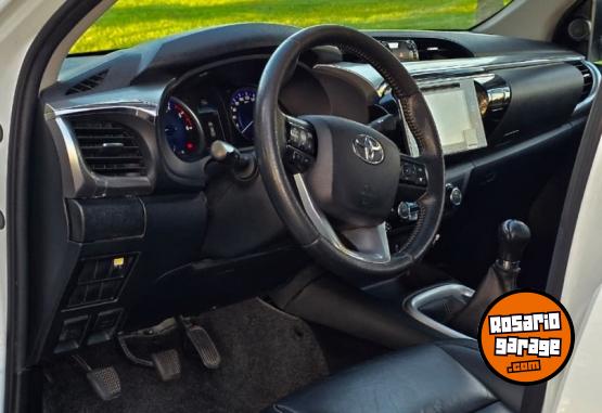Camionetas - Toyota Hilux SRV 2.8 4x2 2017 Diesel 129000Km - En Venta