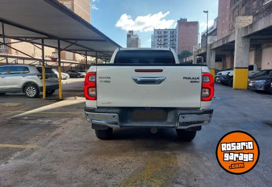 Camionetas - Toyota Hilux 2021 Diesel 99000Km - En Venta