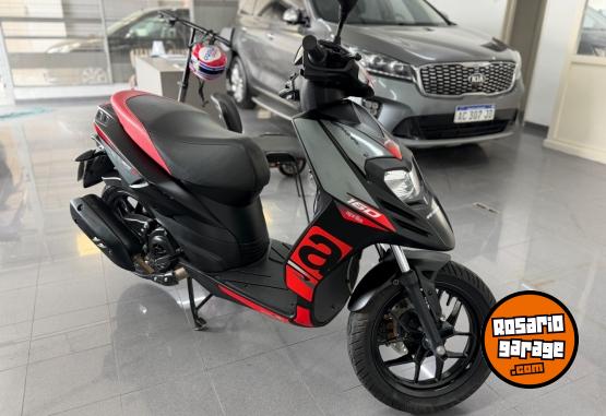 Motos - Aprilia SR 160 2024 Nafta 10950Km - En Venta