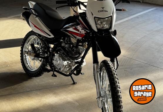 Motos - Corven Triax 2026 Nafta 1300Km - En Venta