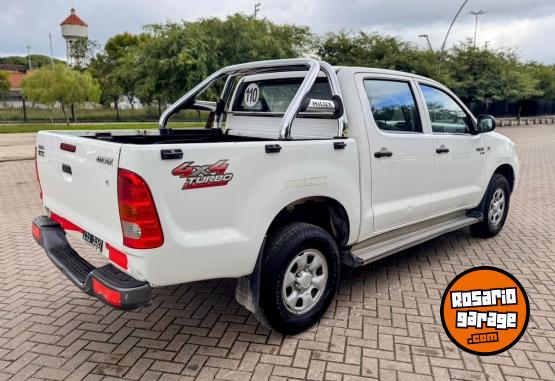 Camionetas - Toyota HILUX DX PACK 2.5 TD 2010 Diesel 200000Km - En Venta