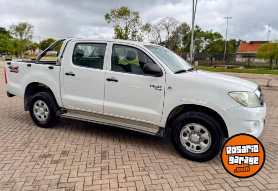 Camionetas - Toyota HILUX DX PACK 2.5 TD 2010 Diesel 200000Km - En Venta