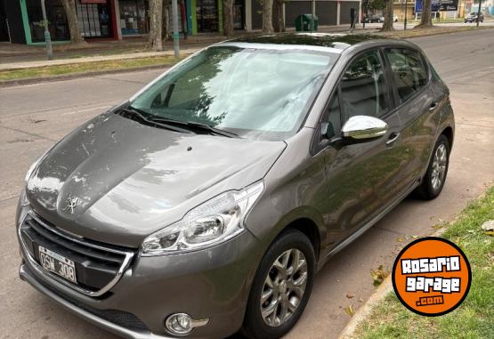 Autos - Peugeot 208 2015 Nafta 175000Km - En Venta