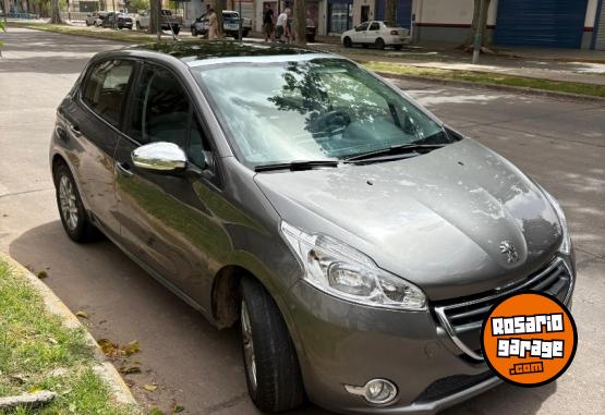 Autos - Peugeot 208 2015 Nafta 175000Km - En Venta