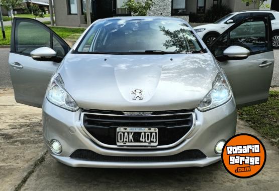 Autos - Peugeot 208 2014 Nafta 160000Km - En Venta