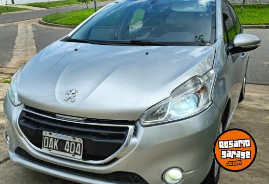 Autos - Peugeot 208 2014 Nafta 160000Km - En Venta