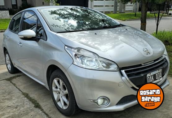 Autos - Peugeot 208 2014 Nafta 160000Km - En Venta