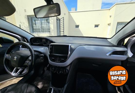 Autos - Peugeot 208 2014 Nafta 160000Km - En Venta