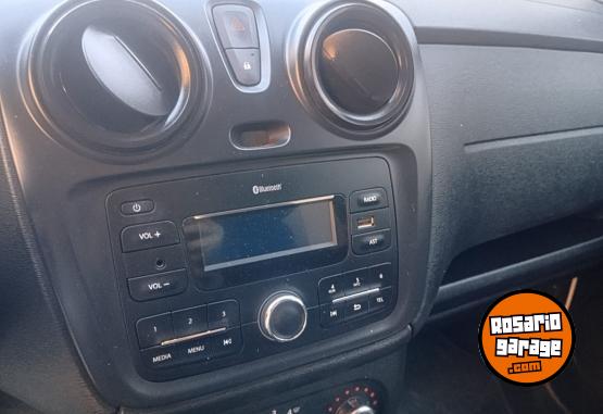 Utilitarios - Renault kANGOO 2023 Nafta 66500Km - En Venta