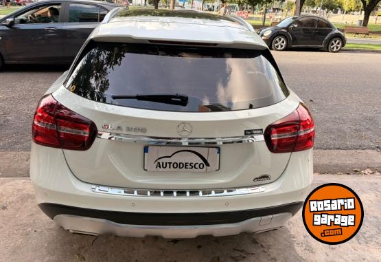 Autos - Mercedes Benz GLA 200 2018 Nafta 160000Km - En Venta
