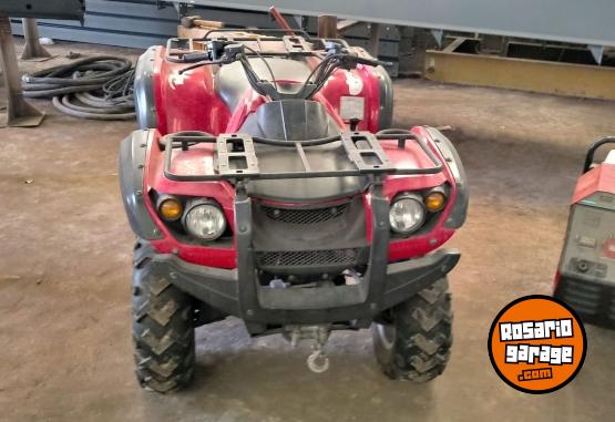 Cuatris y UTVs - Yamaha cuatri 2011  100Km - En Venta